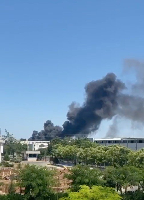 Antalya OSB’de plastik fabrikasında yangın