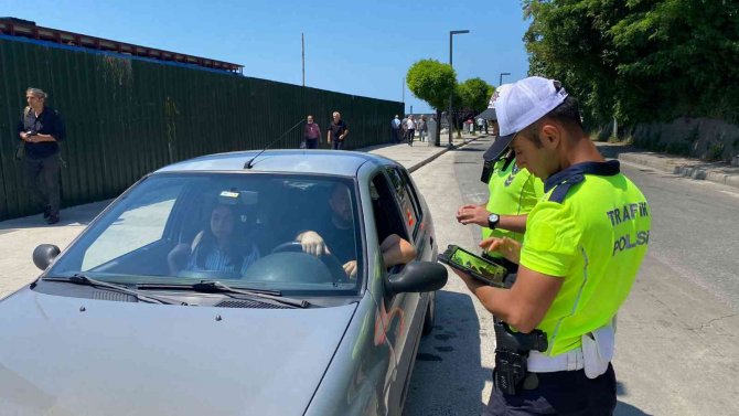 Araçları tek tek sorguladılar, kurallara uymayanlara cezai işlem uyguladılar