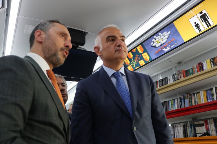 Bakan Ersoy: Hedefimiz gezici kütüphaneleri 81 ile yaymak