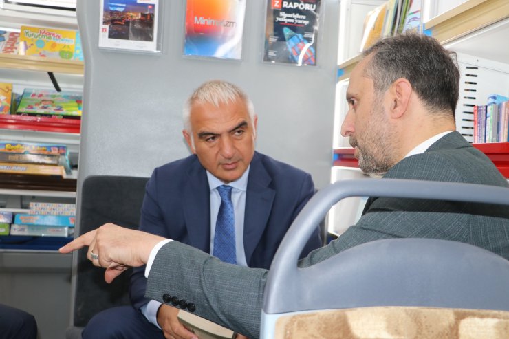 Bakan Ersoy: Hedefimiz gezici kütüphaneleri 81 ile yaymak