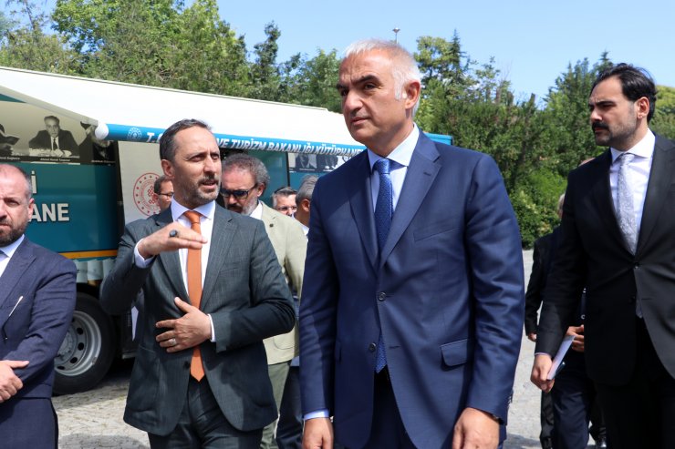 Bakan Ersoy: Hedefimiz gezici kütüphaneleri 81 ile yaymak