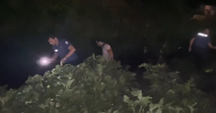 Çalıntı otomobildeki 2 şüpheli, 30 kilometrelik takiple yakalandı