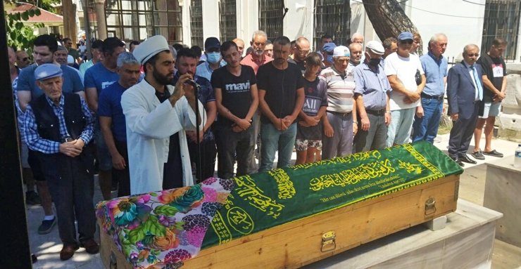 Denizden dönerken kazada ölen Alev Naz, toprağa verildi