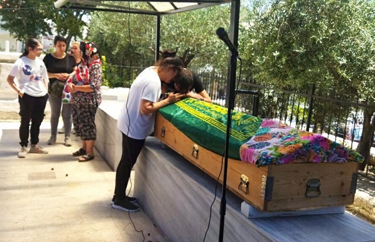 Denizden dönerken kazada ölen Alev Naz, toprağa verildi