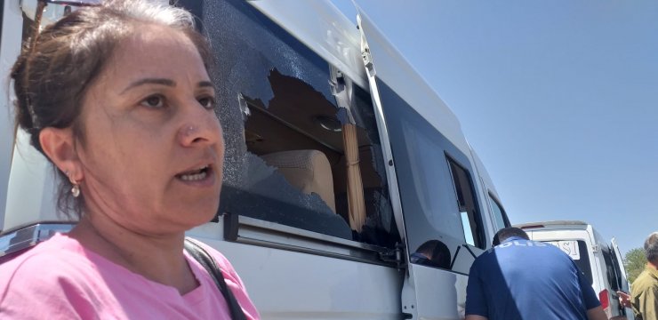 Evine bırakılmayınca şoförü bıçaklayıp, minibüsün camını kırdı, 2 yolcuyu yaraladı