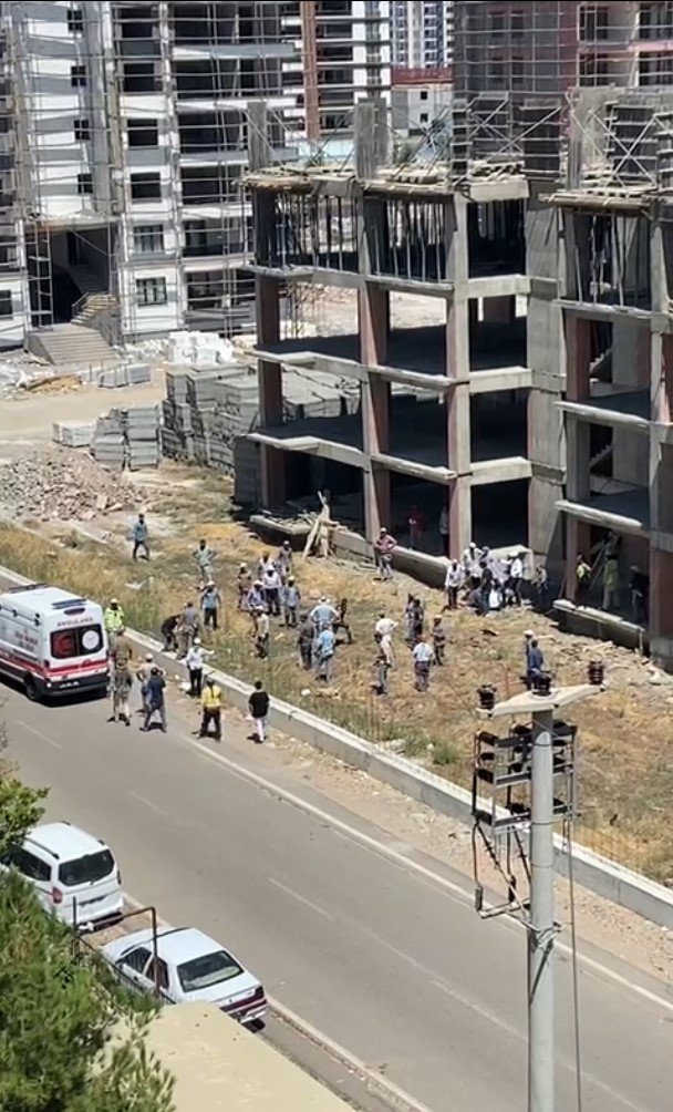 İnşaatın 4'üncü katından düşen usta öldü