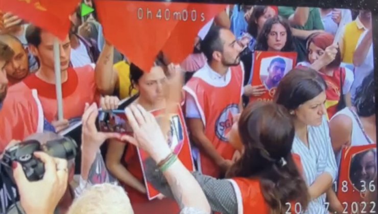 İzinsiz yürüyüş yapmak isteyen grup ile polis arasında arbede; 4 polis yaralı, 29 gözaltı