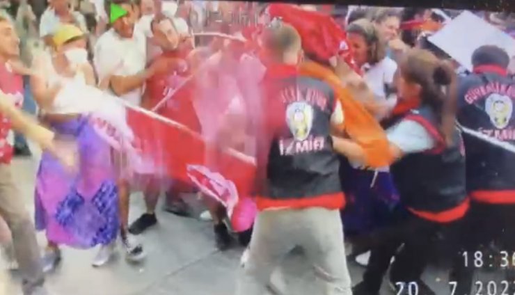 İzinsiz yürüyüş yapmak isteyen grup ile polis arasında arbede; 4 polis yaralı, 29 gözaltı