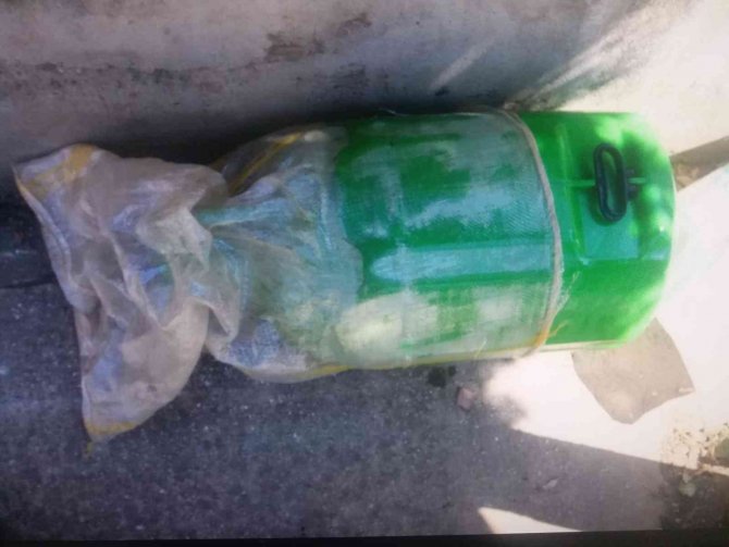 İzmir’de zeytinyağı hırsızları suçüstü yakalandı