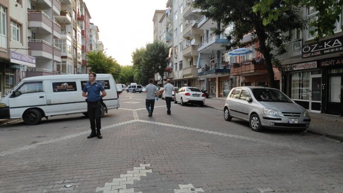 Kahvehanede iki grup birbirine girdi