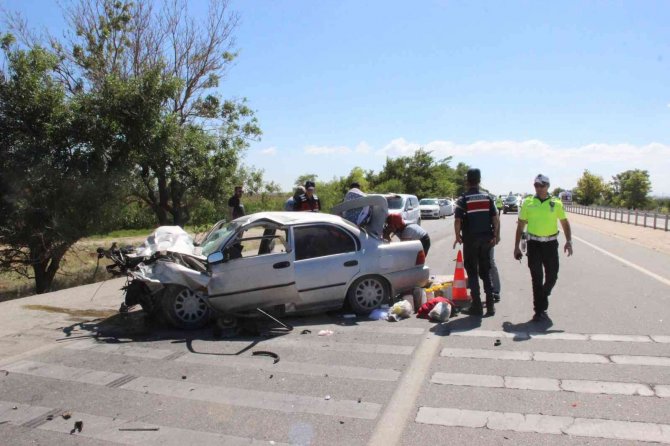 Karaman-Konya karayolunda can pazarı: 1’i bebek 3 ağır yaralı