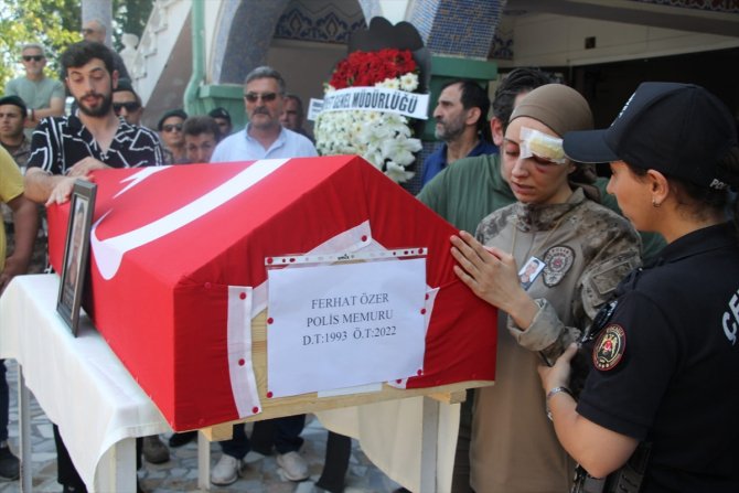 Trafik kazasında hayatını kaybeden özel harekat polisi son yolculuğuna uğurlandı