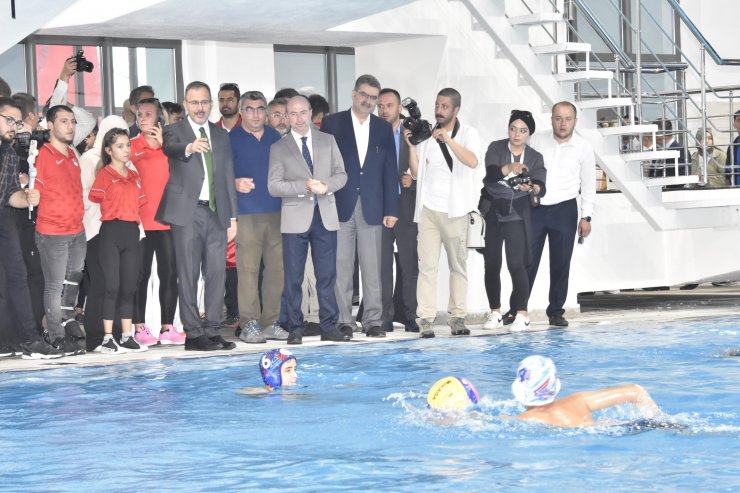 Konya Olimpik Yüzme Havuzu, Kasapoğlu'nun katılımıyla açıldı
