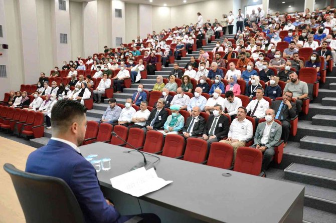 Konya Şehir Hastanesi'nde Şehit Dr. Ekrem Karakaya için anma töreni düzenlendi