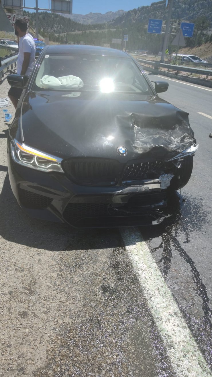 Konya'da iki otomobil çarpıştı! Yaralılar var