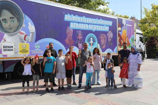 Bilim Tırı bilime meraklı öğrencileri Kültürpark’ta ağırlıyor