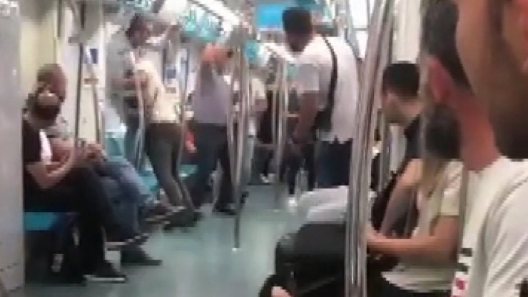 Marmaray’da yolcuların tekme tokat kavgası