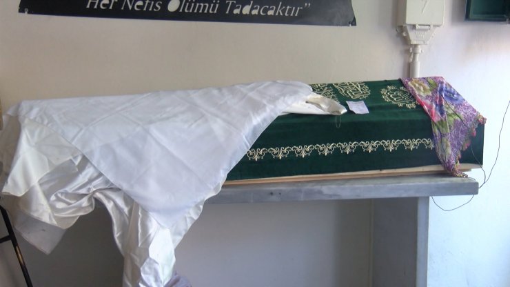 Pınar Damar gelinlikle son yolculuğuna uğurlandı