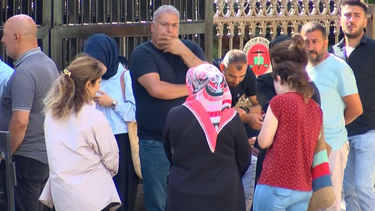 Pınar'ı öldürüp cenazeyi almaya gitmiş; Katil zanlısı Adli Tıp önünde  