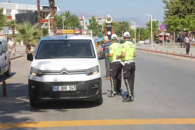 Sarıgöl’de ’Öncelik hayatın, öncelik yayanın’