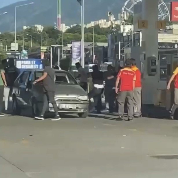 Trafikte kanlı yol verme kavgası