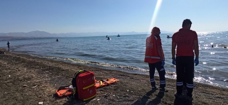 Van Gölü'ne giren 3 çocuk hayatını kaybetti