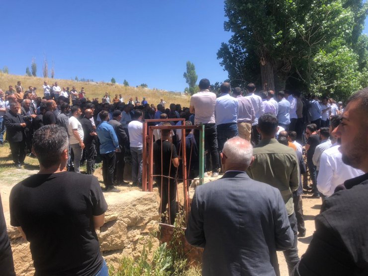 Yayladaki silahlı kavgada ölen 4 kişi toprağa verildi; 7 gözaltı