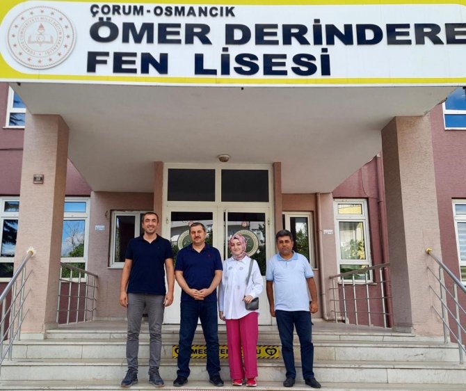 YKS ilçe birincisi olan öğrenci altın ile ödüllendirildi