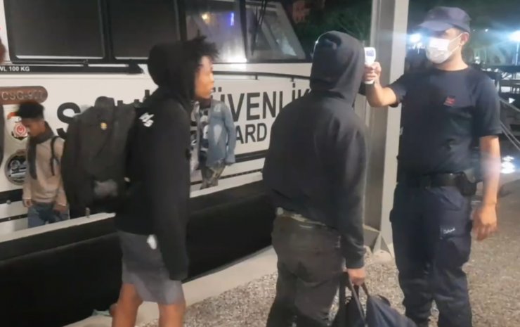 23 kaçak göçmen yakalandı, 67 kaçak göçmen kurtarıldı