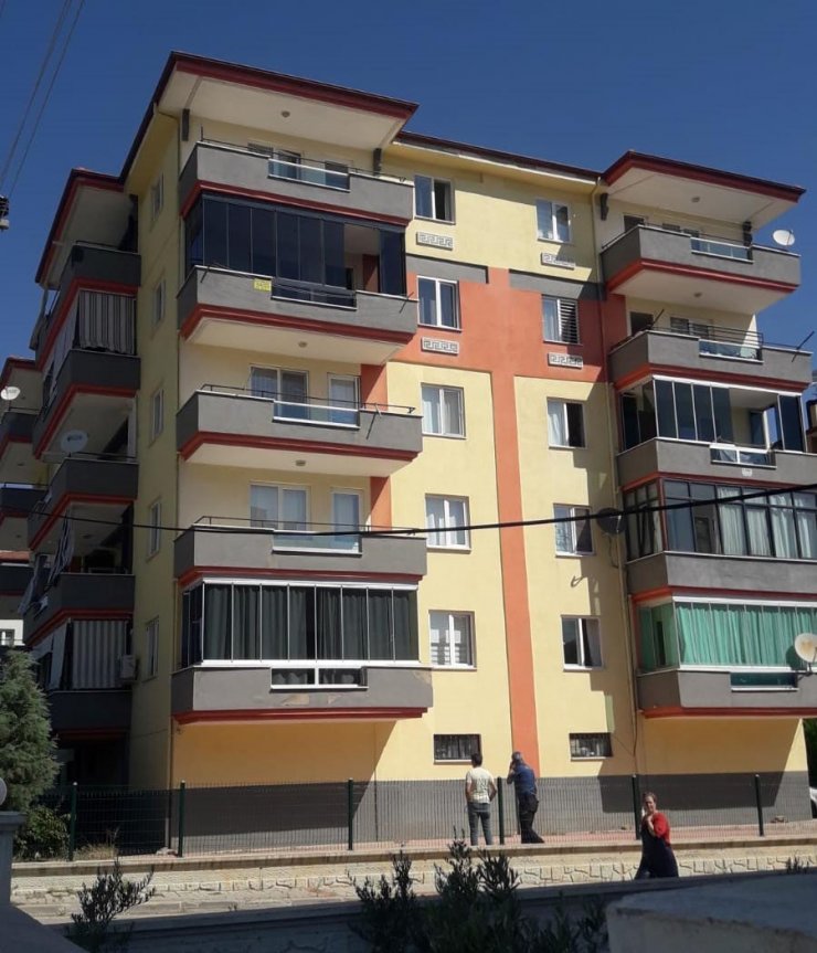 4'üncü kat balkonundan düşen 3 yaşındaki Nil, hayatını kaybetti