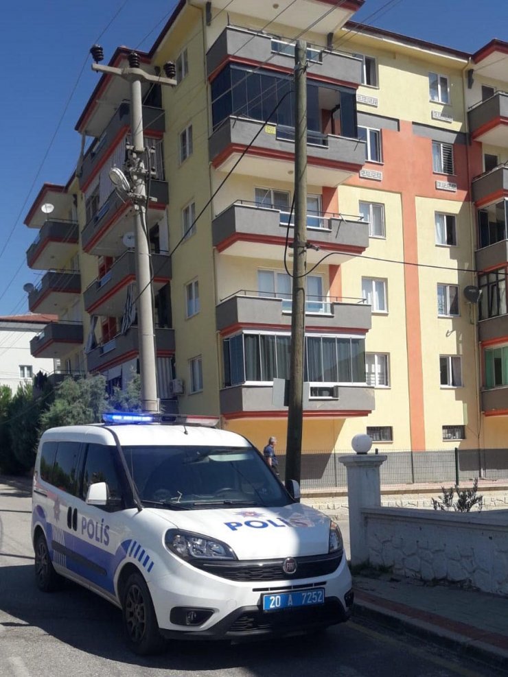 4'üncü kat balkonundan düşen 3 yaşındaki Nil, hayatını kaybetti