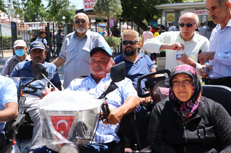 Ankara'da engelli çiftin lunaparka alınmamasına tepki
