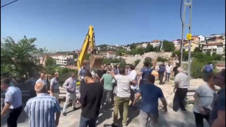 Beykoz'da olaylı yıkım