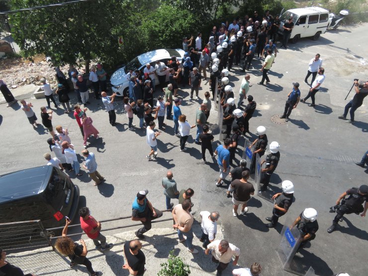 Beykoz'da olaylı yıkım