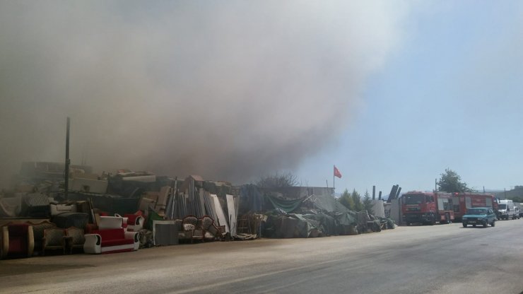 Bursa’da hurda deposunda yangın