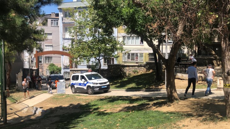 Davasını geri çekmeyen muhtarı vurdu; elinde silahla kaçarken yakalandı