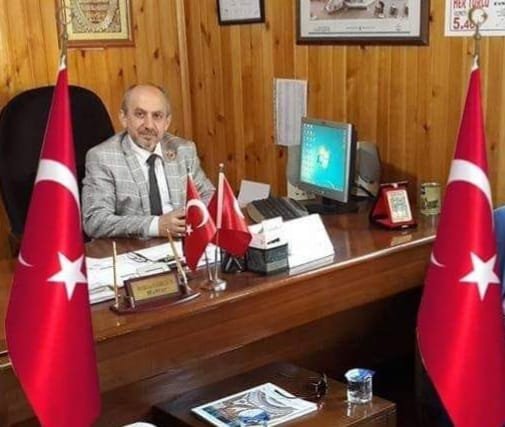 Davasını geri çekmeyen muhtarı vurdu; elinde silahla kaçarken yakalandı