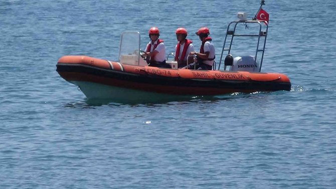 Edremit Körfezi’nde kaybolan 2 kişiyi arama çalışmalarında 4’üncü gününde devam ediyor