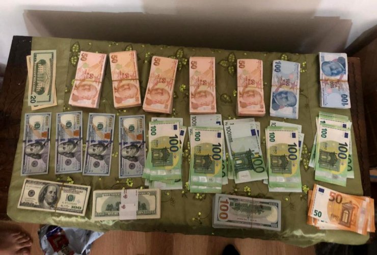 FETÖ'nün güncel finans yapılanmasına darbe: 13 gözaltı