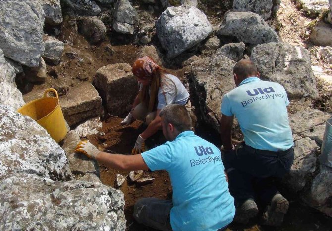 Gizemli kent Thera’da tiyatro gün yüzüne çıktı