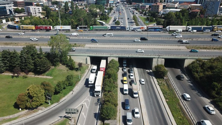 Gümrük Müdürlüğü önünde TIR kuyruğu...