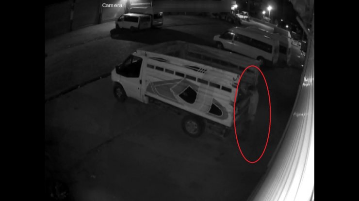 Kazalı araçların 60 bin TL'lik motor aksamının çalındığı 47 gün sonra fark edildi