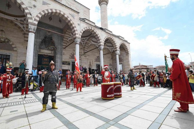 Konya Büyükşehir Mehter Takımı her hafta vatandaşlarla buluşuyor