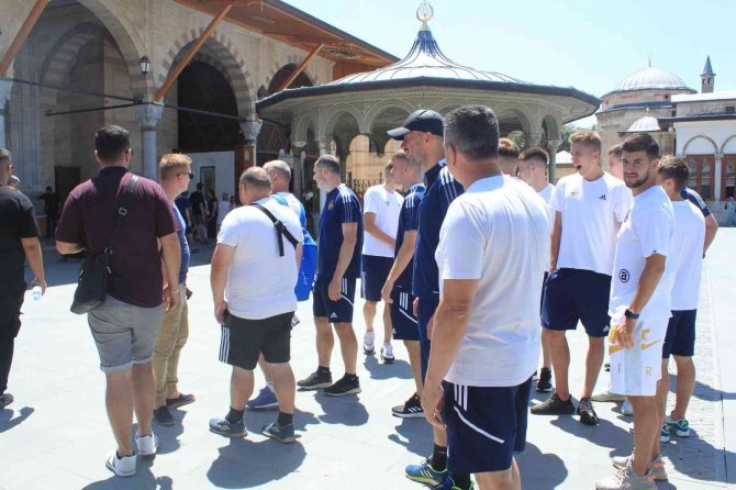 Konya'da bulunan BATE Borisov takımından Mevlana Müzesi’ne ziyaret