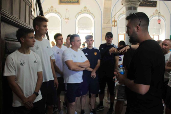 Konya'da bulunan BATE Borisov takımından Mevlana Müzesi’ne ziyaret