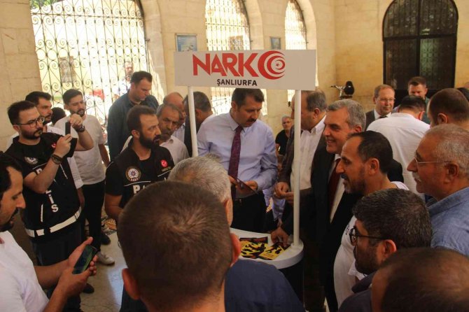 Narko polisler uyuşturucu bağımlığına dikkat çekti