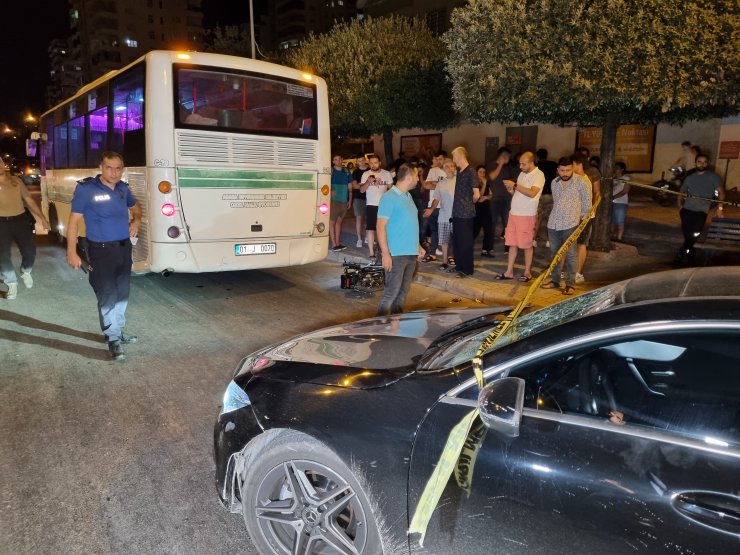 Otomobilin çarptığı 2 kadın yaralandı