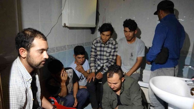 Polisten göçmen kaçakçılığı operasyonu