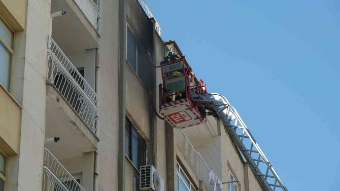 Prize takılı ev aletlerinden yangın çıktı