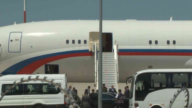 Rusya Savunma Bakanı Sergey Şoygu ve beraberindeki heyet İstanbul’da